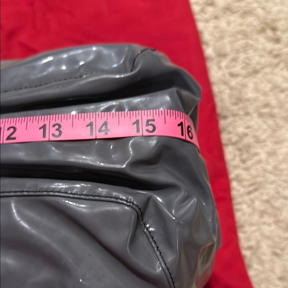 Vintage VALENTINO Nuage Large Bow Patent Leather Shiny Gray Tote w/Red Dust Bag - Picture 13 of 16